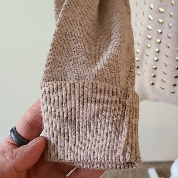 Express Sweater - Picture 3 of 4